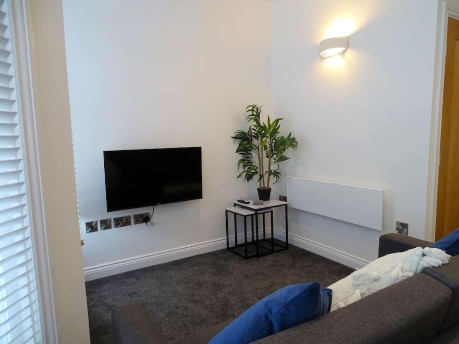 Apt 3 - Queens Court Scarborough Bagian luar foto